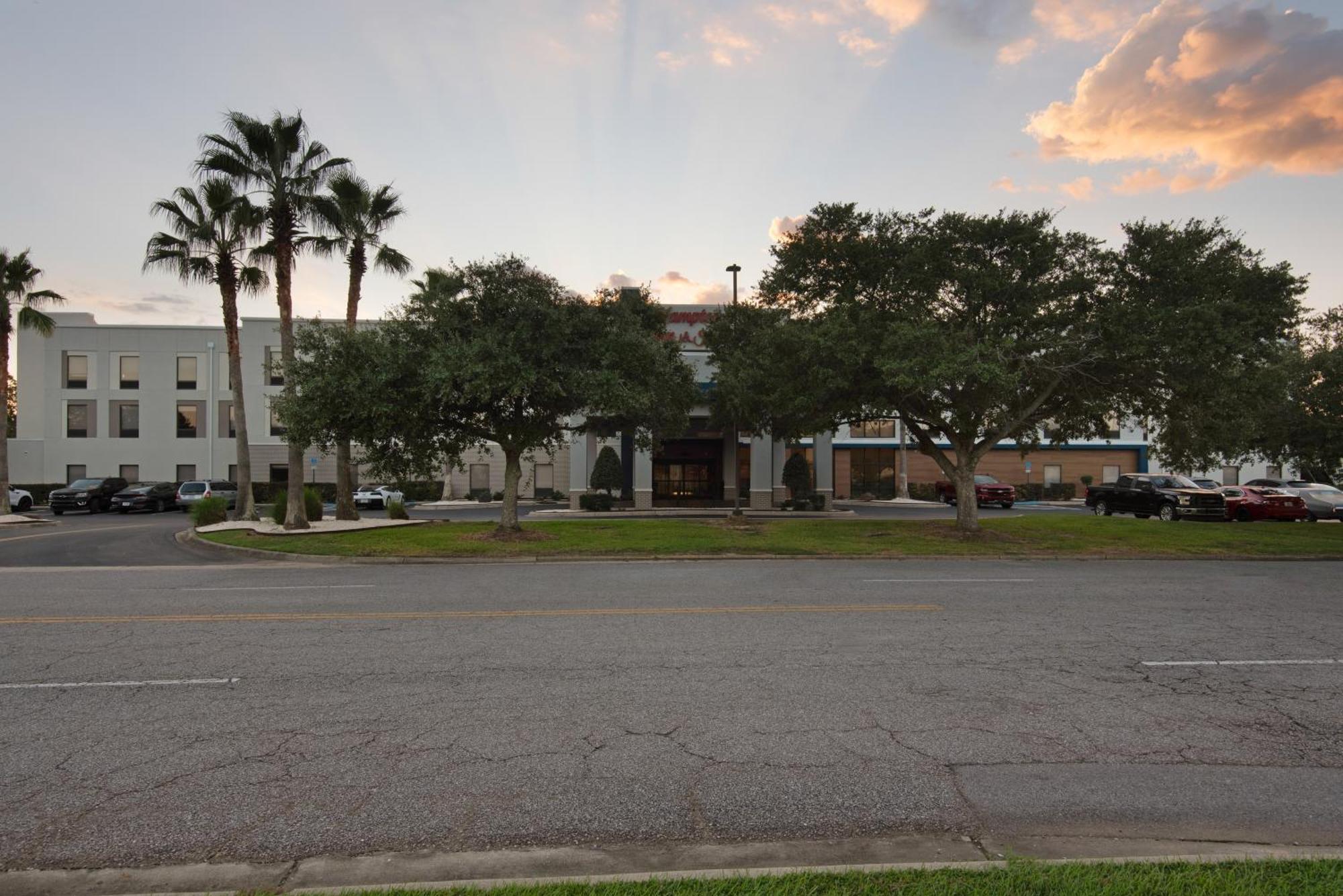 Hampton Inn & Suites Pensacola I-10 N At University Town Plaza מראה חיצוני תמונה